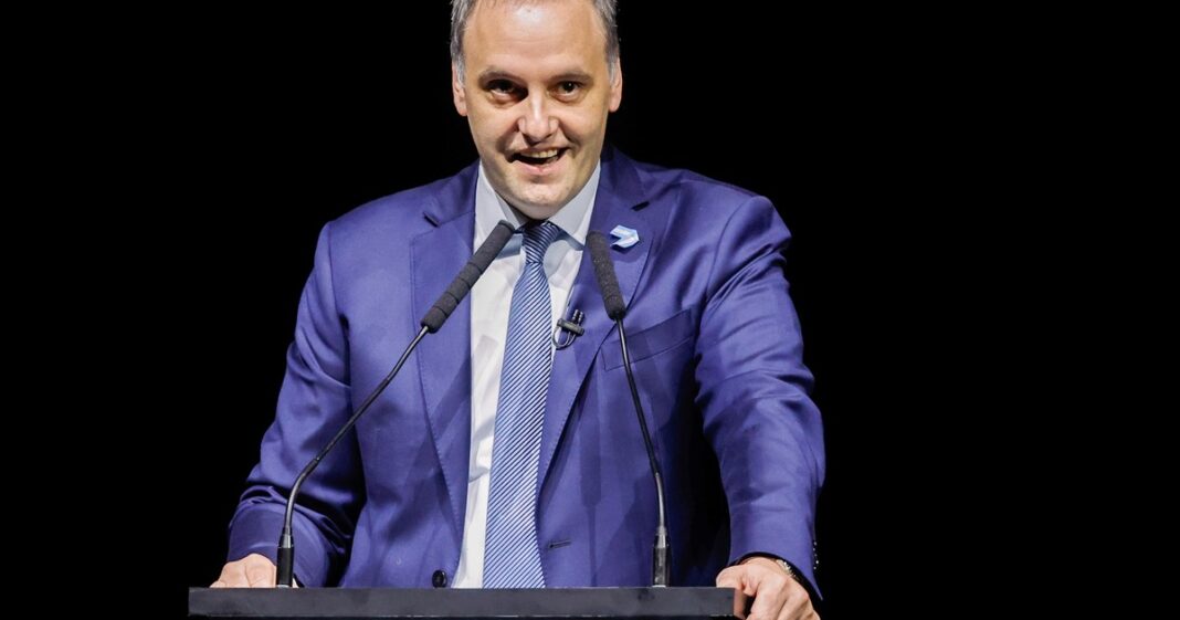 Fotografía de archivo del diputado Esteban Paulón en el Congreso de la Nación.